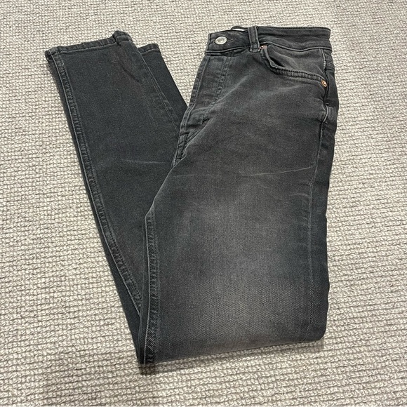 Free People Zuri Mom Jeans in Dusty Roads (24) - Picture 6 of 8